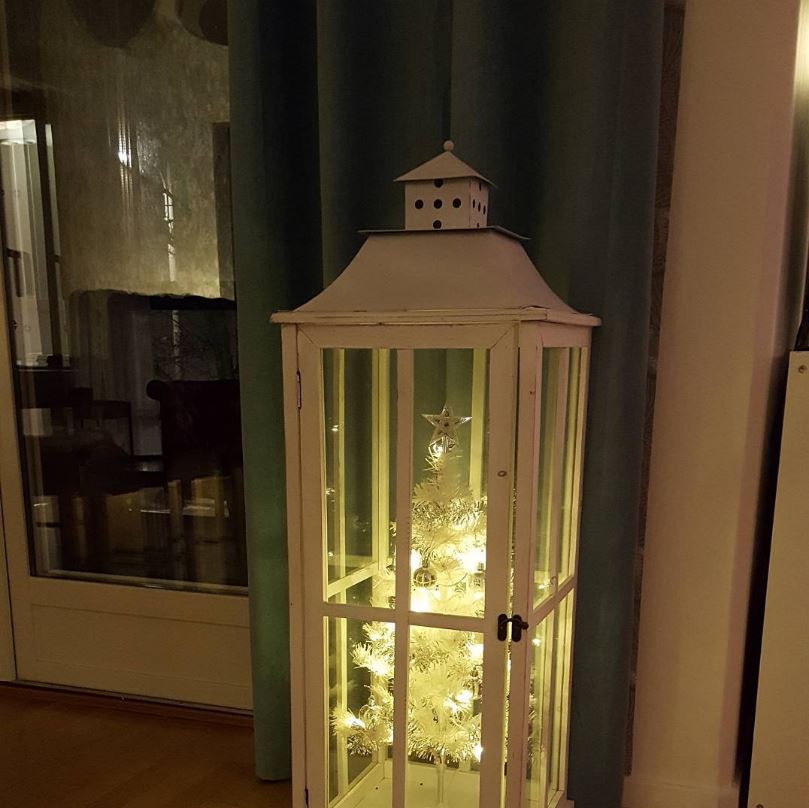 1-how-these-people-saved-christmas-trees-is-brilliant