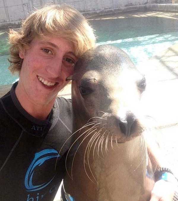 15-pets-and-their-hilarious-reaction-to-selfies