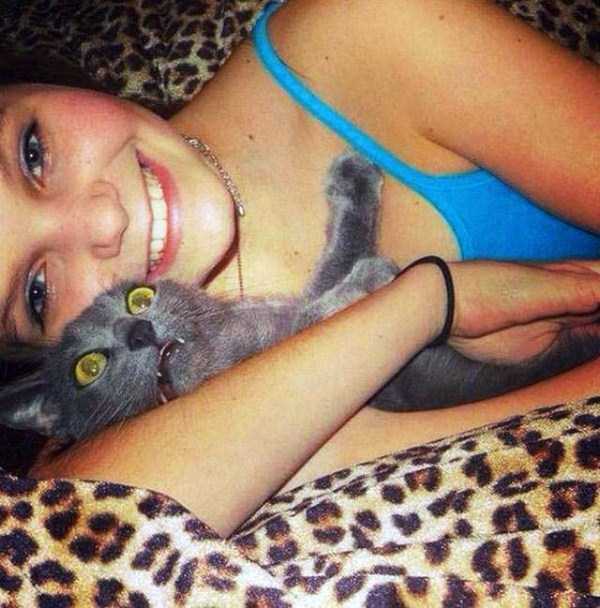 21-pets-and-their-hilarious-reaction-to-selfies