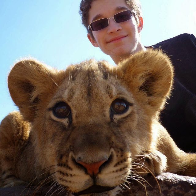 16-animal-and-human-selfies-hilarious-awesome